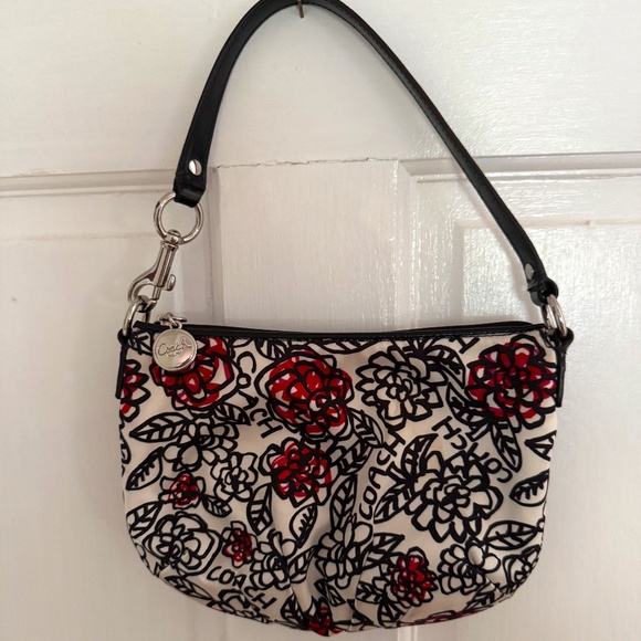 Coach Handbags - NWOT Coach Poppy Daisy Small Bag